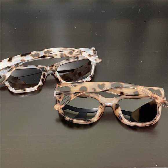 Tortoise Shell Sunglasses Set - Picture 2 of 10